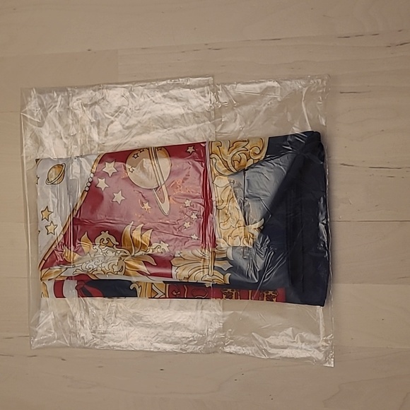 New in Package Horoscope Unbranded Silk Look Scarf - Picture 12 of 12